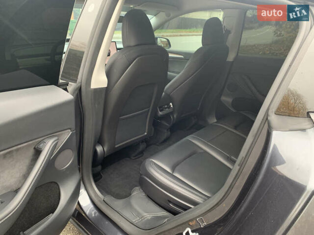 Серый Тесла Model Y, объемом двигателя 0 л и пробегом 35 тыс. км за 32900 $, фото 9 на Automoto.ua