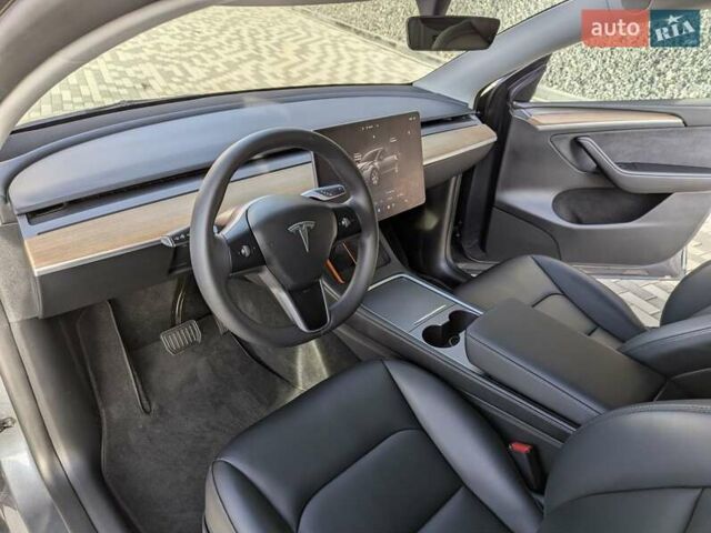 Серый Тесла Model Y, объемом двигателя 0 л и пробегом 29 тыс. км за 30500 $, фото 22 на Automoto.ua