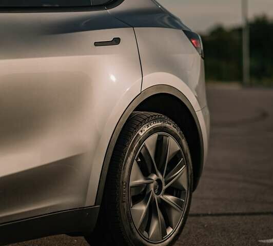 Серый Тесла Model Y, объемом двигателя 0 л и пробегом 6 тыс. км за 33500 $, фото 40 на Automoto.ua