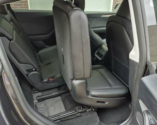 Серый Тесла Model Y, объемом двигателя 0 л и пробегом 18 тыс. км за 30500 $, фото 10 на Automoto.ua