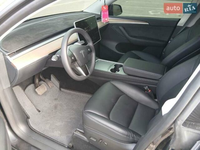 Серый Тесла Model Y, объемом двигателя 0 л и пробегом 5 тыс. км за 27200 $, фото 4 на Automoto.ua