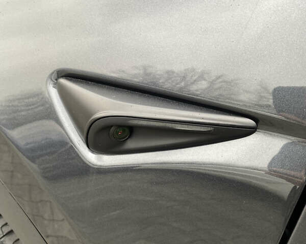 Серый Тесла Model Y, объемом двигателя 0 л и пробегом 25 тыс. км за 33900 $, фото 5 на Automoto.ua