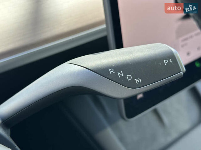 Серый Тесла Model Y, объемом двигателя 0 л и пробегом 1 тыс. км за 35490 $, фото 55 на Automoto.ua