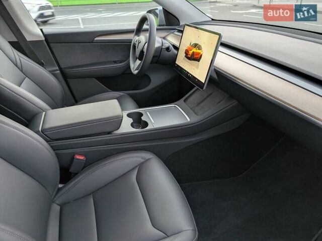 Серый Тесла Model Y, объемом двигателя 0 л и пробегом 6 тыс. км за 42900 $, фото 37 на Automoto.ua