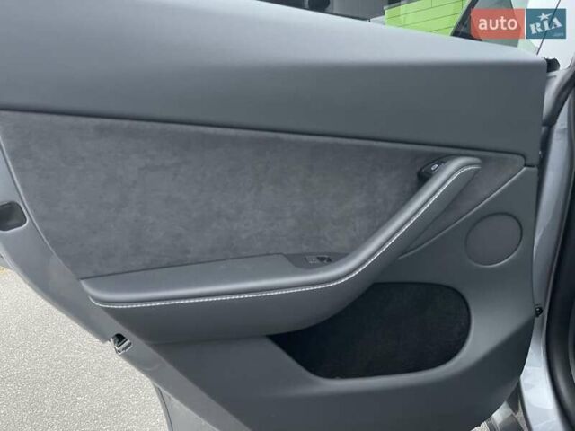 Серый Тесла Model Y, объемом двигателя 0 л и пробегом 25 тыс. км за 36700 $, фото 29 на Automoto.ua