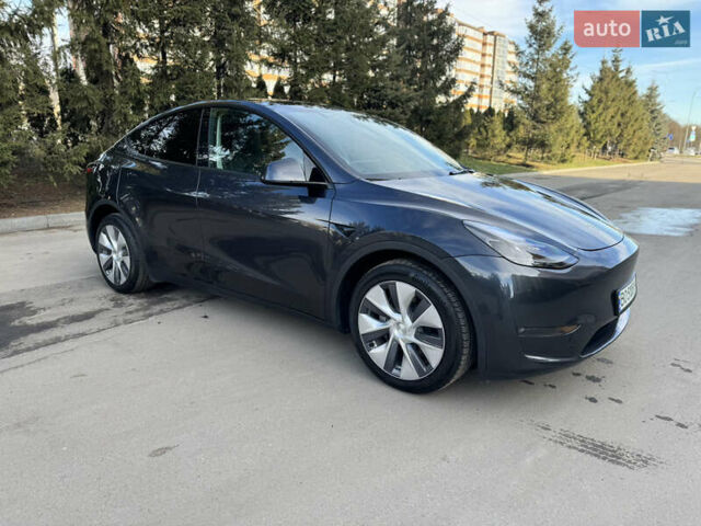 Серый Тесла Model Y, объемом двигателя 0 л и пробегом 8 тыс. км за 34000 $, фото 3 на Automoto.ua