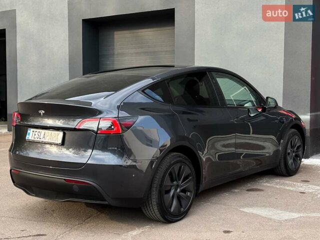 Серый Тесла Model Y, объемом двигателя 0 л и пробегом 1 тыс. км за 34500 $, фото 9 на Automoto.ua