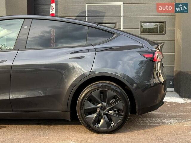 Серый Тесла Model Y, объемом двигателя 0 л и пробегом 1 тыс. км за 34500 $, фото 6 на Automoto.ua