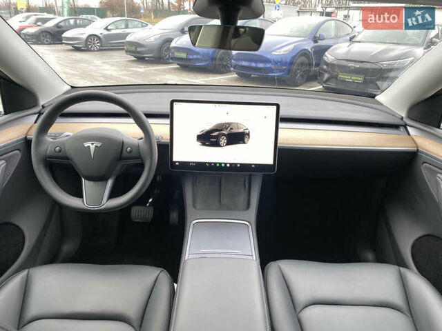 Серый Тесла Model Y, объемом двигателя 0 л и пробегом 25 тыс. км за 33900 $, фото 27 на Automoto.ua