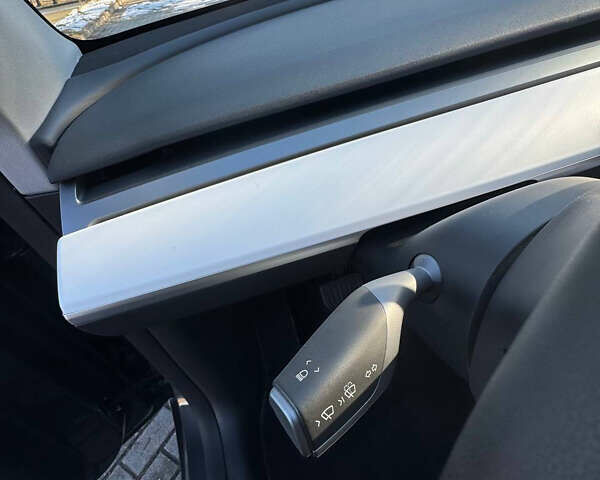 Серый Тесла Model Y, объемом двигателя 0 л и пробегом 9 тыс. км за 29500 $, фото 63 на Automoto.ua