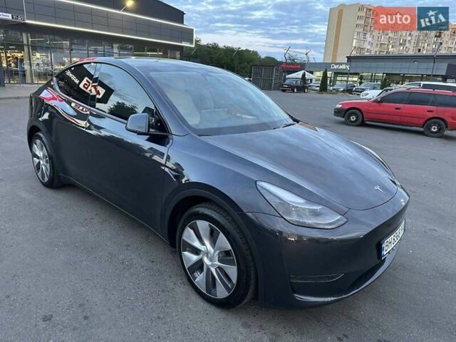 Серый Тесла Model Y, объемом двигателя 0 л и пробегом 6 тыс. км за 29500 $, фото 3 на Automoto.ua