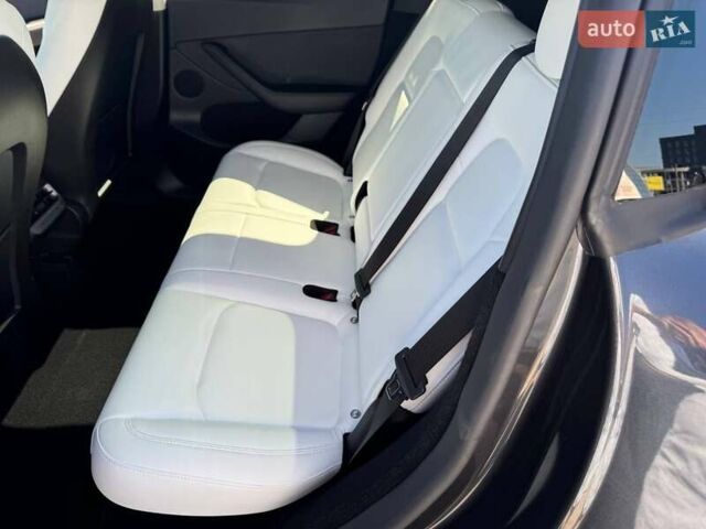 Серый Тесла Model Y, объемом двигателя 0 л и пробегом 22 тыс. км за 30900 $, фото 10 на Automoto.ua