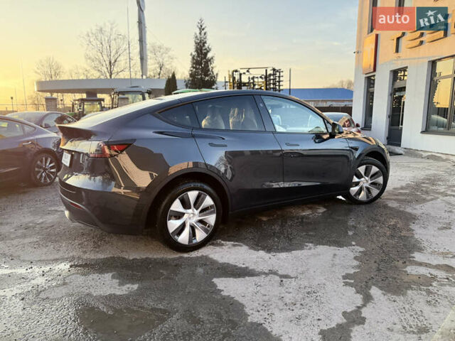 Серый Тесла Model Y, объемом двигателя 0 л и пробегом 1 тыс. км за 39900 $, фото 11 на Automoto.ua