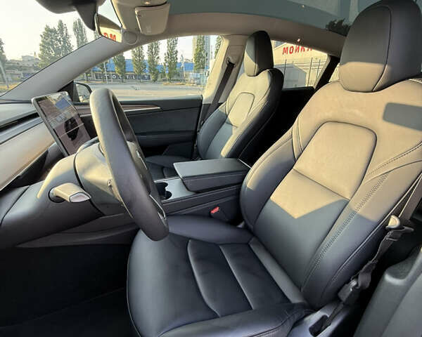 Серый Тесла Model Y, объемом двигателя 0 л и пробегом 4 тыс. км за 30500 $, фото 5 на Automoto.ua