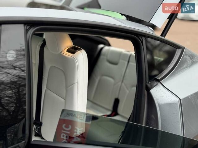 Сірий Тесла Model Y, об'ємом двигуна 0 л та пробігом 26 тис. км за 37500 $, фото 14 на Automoto.ua