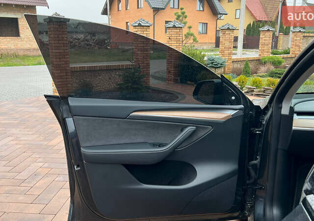 Серый Тесла Model Y, объемом двигателя 0 л и пробегом 21 тыс. км за 24000 $, фото 16 на Automoto.ua