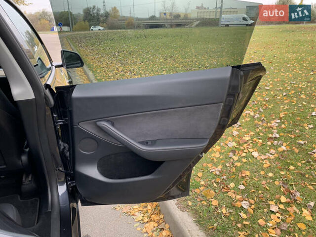 Серый Тесла Model Y, объемом двигателя 0 л и пробегом 14 тыс. км за 32300 $, фото 39 на Automoto.ua