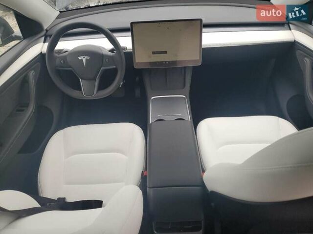 Серый Тесла Model Y, объемом двигателя 0 л и пробегом 6 тыс. км за 25000 $, фото 7 на Automoto.ua