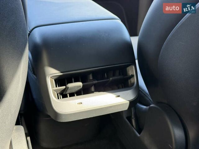 Серый Тесла Model Y, объемом двигателя 0 л и пробегом 12 тыс. км за 29500 $, фото 46 на Automoto.ua