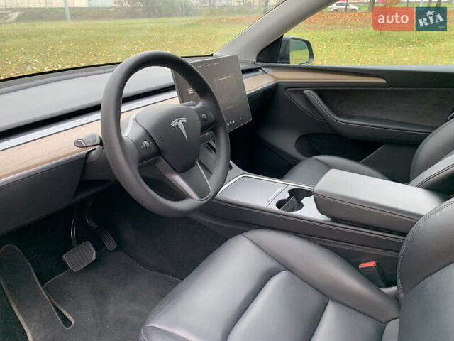 Серый Тесла Model Y, объемом двигателя 0 л и пробегом 14 тыс. км за 32300 $, фото 9 на Automoto.ua