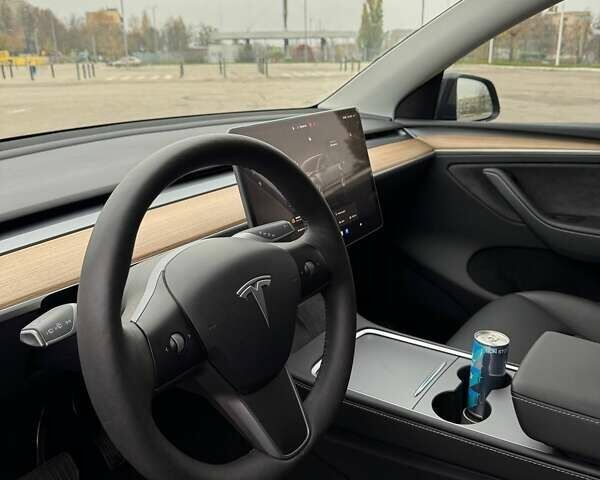 Серый Тесла Model Y, объемом двигателя 0 л и пробегом 38 тыс. км за 33500 $, фото 5 на Automoto.ua