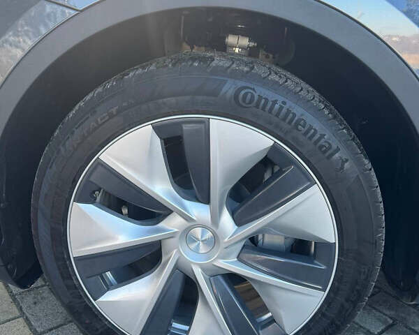 Серый Тесла Model Y, объемом двигателя 0 л и пробегом 9 тыс. км за 29500 $, фото 116 на Automoto.ua