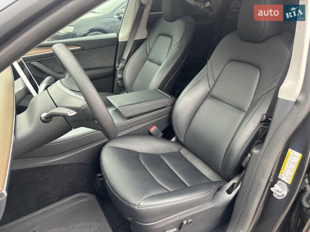 Серый Тесла Model Y, объемом двигателя 0 л и пробегом 22 тыс. км за 31500 $, фото 14 на Automoto.ua