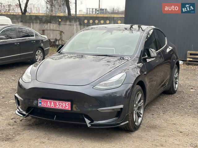 Серый Тесла Model Y, объемом двигателя 0 л и пробегом 22 тыс. км за 31500 $, фото 2 на Automoto.ua