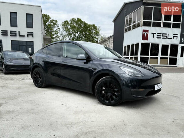 Серый Тесла Model Y, объемом двигателя 0 л и пробегом 4 тыс. км за 28400 $, фото 5 на Automoto.ua