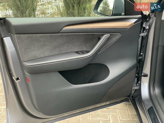 Серый Тесла Model Y, объемом двигателя 0 л и пробегом 5 тыс. км за 42500 $, фото 13 на Automoto.ua