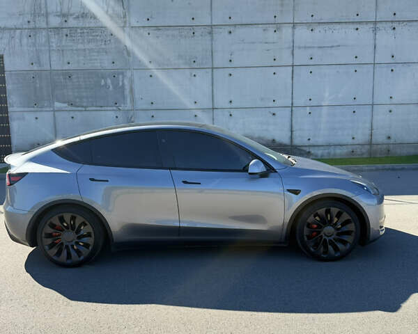 Серый Тесла Model Y, объемом двигателя 0 л и пробегом 11 тыс. км за 33900 $, фото 8 на Automoto.ua