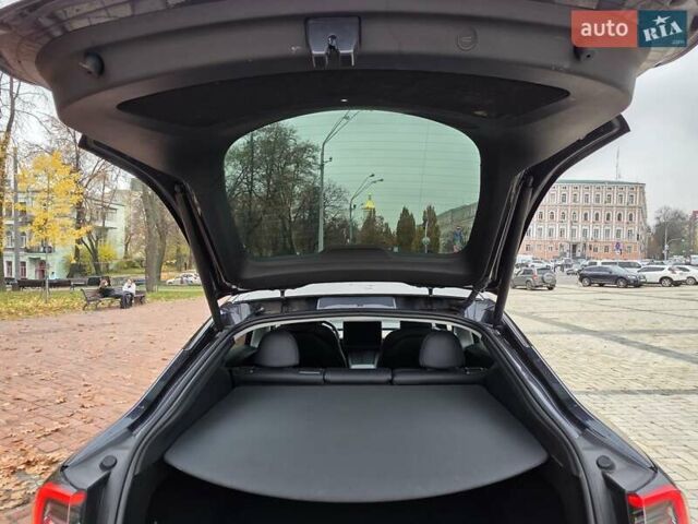 Серый Тесла Model Y, объемом двигателя 0 л и пробегом 39 тыс. км за 31700 $, фото 7 на Automoto.ua