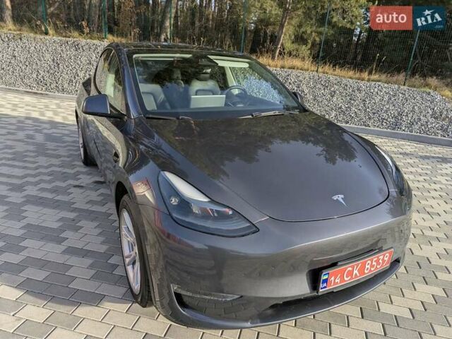 Серый Тесла Model Y, объемом двигателя 0 л и пробегом 29 тыс. км за 30500 $, фото 5 на Automoto.ua