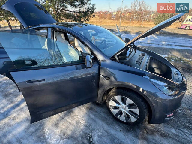 Серый Тесла Model Y, объемом двигателя 0 л и пробегом 9 тыс. км за 29500 $, фото 39 на Automoto.ua