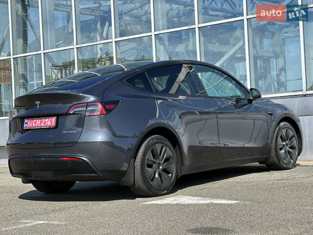 Серый Тесла Model Y, объемом двигателя 0 л и пробегом 1 тыс. км за 35490 $, фото 23 на Automoto.ua