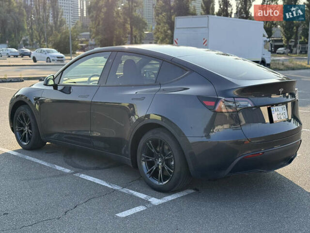Серый Тесла Model Y, объемом двигателя 0 л и пробегом 4 тыс. км за 30500 $, фото 2 на Automoto.ua