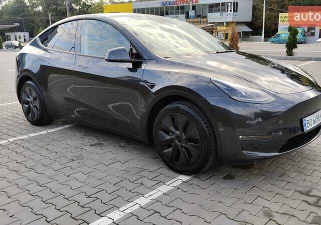 Серый Тесла Model Y, объемом двигателя 0 л и пробегом 3 тыс. км за 29000 $, фото 5 на Automoto.ua