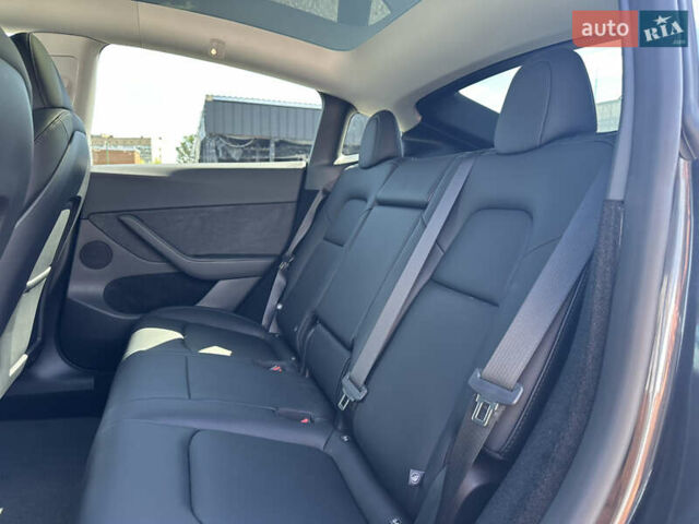 Серый Тесла Model Y, объемом двигателя 0 л и пробегом 1 тыс. км за 35490 $, фото 36 на Automoto.ua