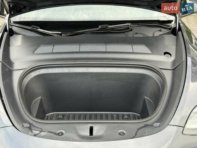 Сірий Тесла Model Y, об'ємом двигуна 0 л та пробігом 13 тис. км за 29999 $, фото 80 на Automoto.ua