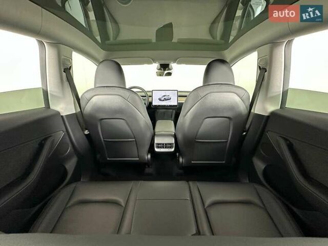 Серый Тесла Model Y, объемом двигателя 0 л и пробегом 2 тыс. км за 18000 $, фото 17 на Automoto.ua