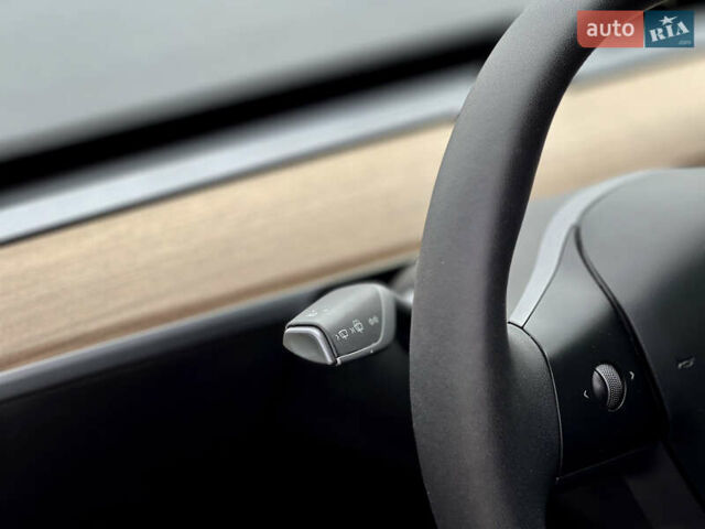 Серый Тесла Model Y, объемом двигателя 0 л и пробегом 13 тыс. км за 32999 $, фото 19 на Automoto.ua