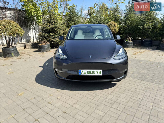 Серый Тесла Model Y, объемом двигателя 0 л и пробегом 4 тыс. км за 33333 $, фото 2 на Automoto.ua