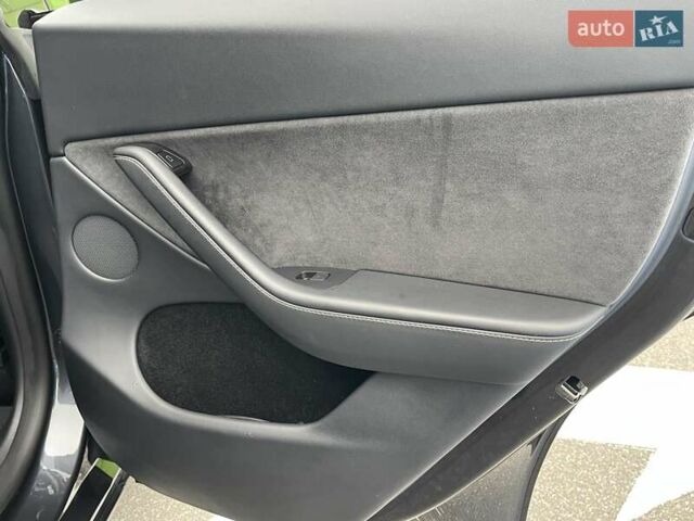 Серый Тесла Model Y, объемом двигателя 0 л и пробегом 22 тыс. км за 34700 $, фото 36 на Automoto.ua