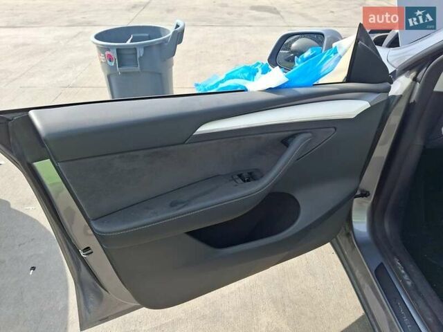Серый Тесла Model Y, объемом двигателя 0 л и пробегом 26 тыс. км за 21800 $, фото 28 на Automoto.ua