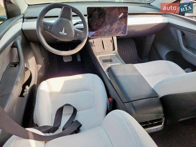 Серый Тесла Model Y, объемом двигателя 0 л и пробегом 26 тыс. км за 21800 $, фото 33 на Automoto.ua