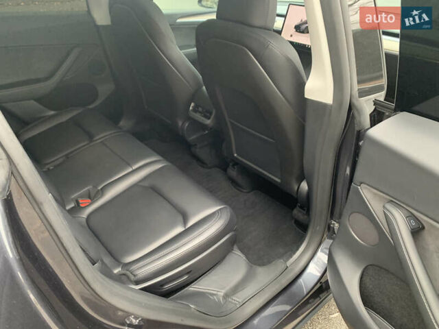 Серый Тесла Model Y, объемом двигателя 0 л и пробегом 35 тыс. км за 32900 $, фото 11 на Automoto.ua