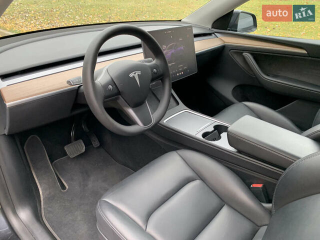 Серый Тесла Model Y, объемом двигателя 0 л и пробегом 14 тыс. км за 32300 $, фото 26 на Automoto.ua
