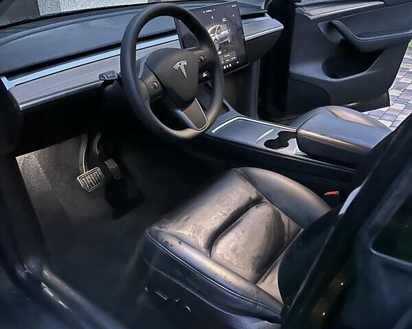 Серый Тесла Model Y, объемом двигателя 0 л и пробегом 14 тыс. км за 28200 $, фото 8 на Automoto.ua