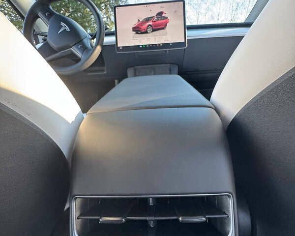 Серый Тесла Model Y, объемом двигателя 0 л и пробегом 9 тыс. км за 29500 $, фото 66 на Automoto.ua
