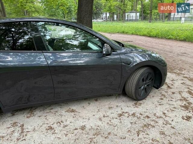 Серый Тесла Model Y, объемом двигателя 0 л и пробегом 9 тыс. км за 29990 $, фото 9 на Automoto.ua